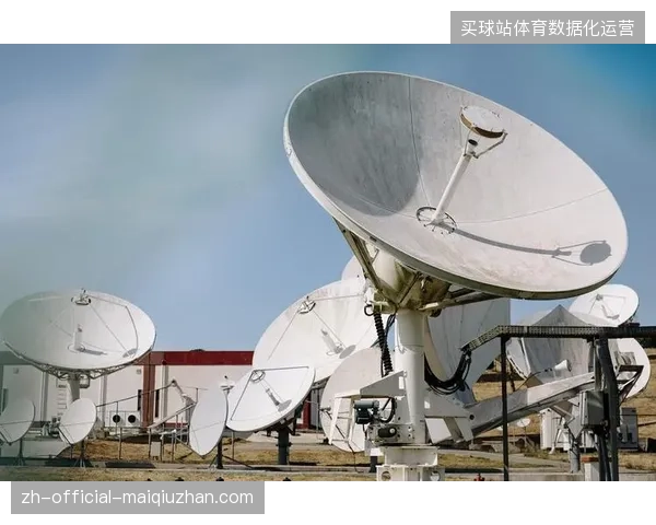 卢塞尔体育场直播信号通过卫星阵列实现全球毫秒级同步传输